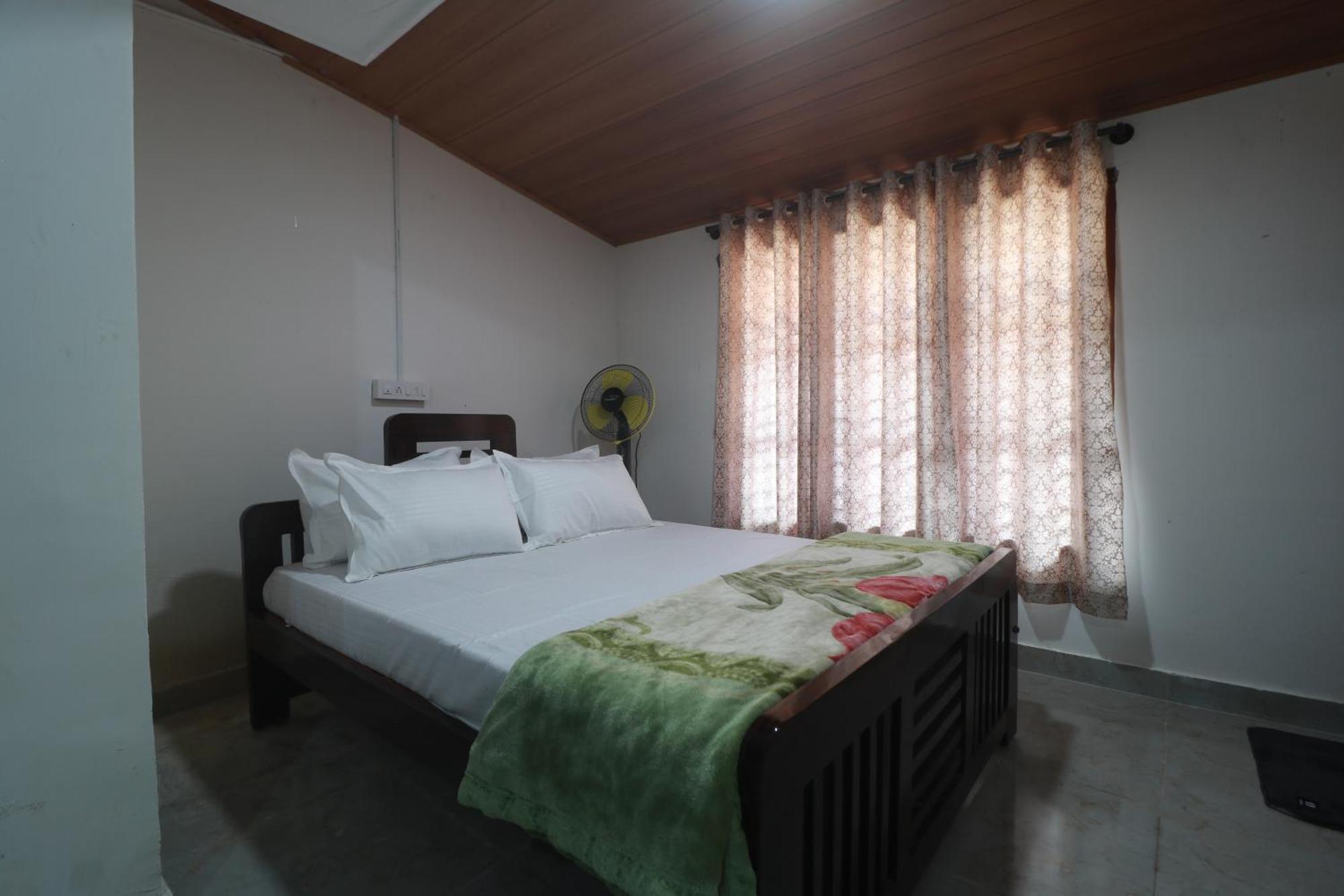 Flintstone Home Kushālnagar المظهر الخارجي الصورة