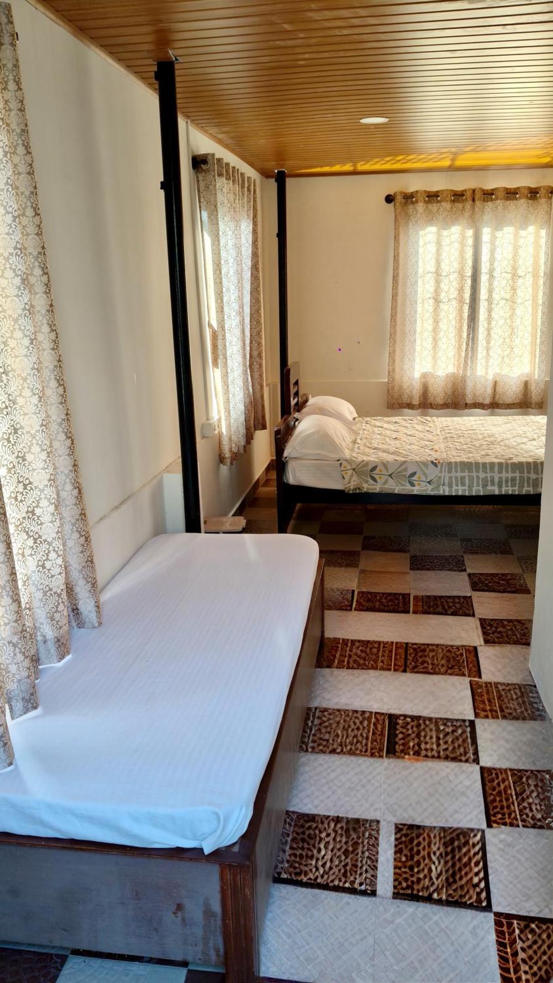 Flintstone Home Kushālnagar المظهر الخارجي الصورة